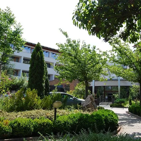 Balaton فندق 4*