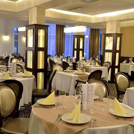 Hotell Balaton 4*
