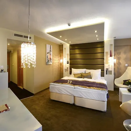 Balaton Hotell 4*